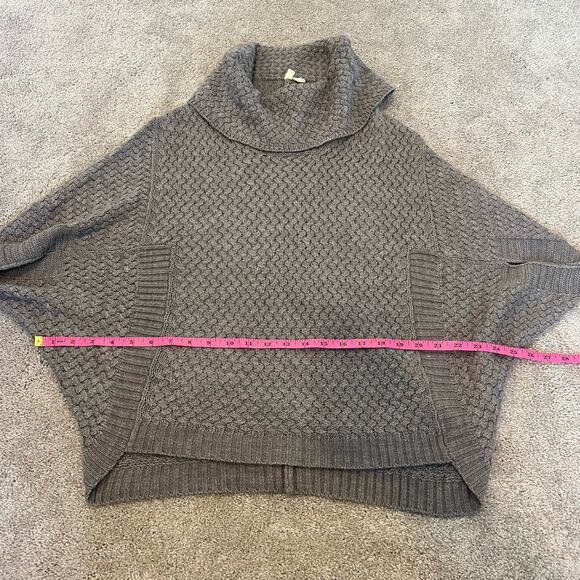 Moth Women's Loose Knit Turtleneck Bat Wing Sweater Light Grey Size XS - Picture 7 of 7